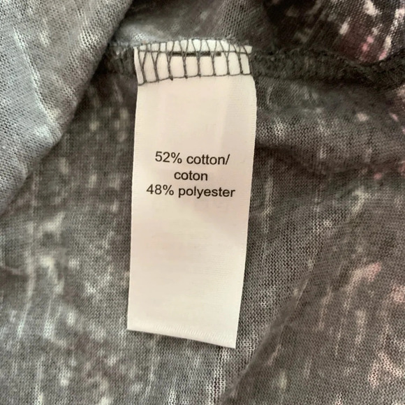 Maurices 24/7 Gray Snakeskin Print Knot Front V-neck Tee Small Women’s - Picture 7 of 8